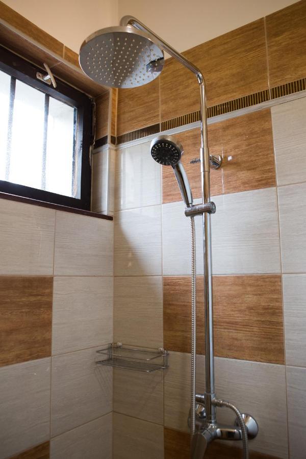 Kikelet Apartman Apartment Сомбатели Екстериор снимка